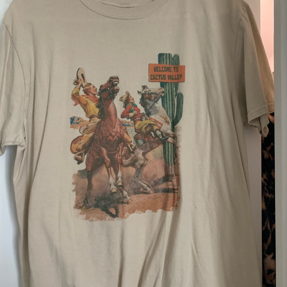GINA Vintage Western Tee! Size large